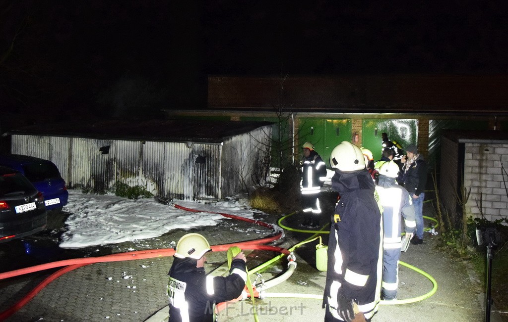 Feuer Hinterhof Garagen Koeln Hoehenberg Olpenerstr P036.JPG - Miklos Laubert